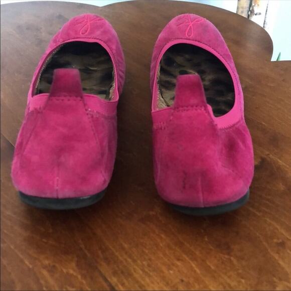 Sam Edelman Fuchsia Embroidered Flats. - Picture 3 of 6